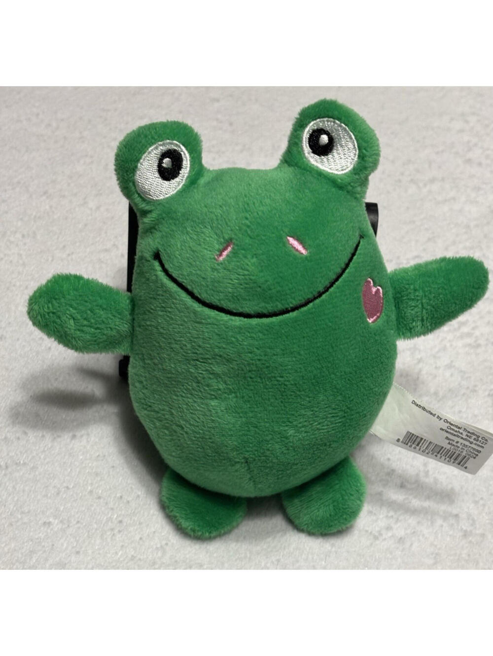 Oriental Trading Company Green Frog Plush with Pink Heart 5" || pre-owned